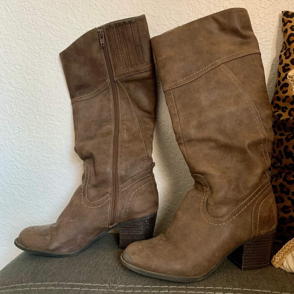 Brown tall boots size 6